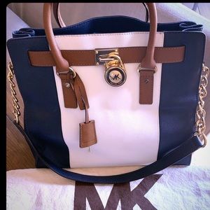 Micheal Kors Purse